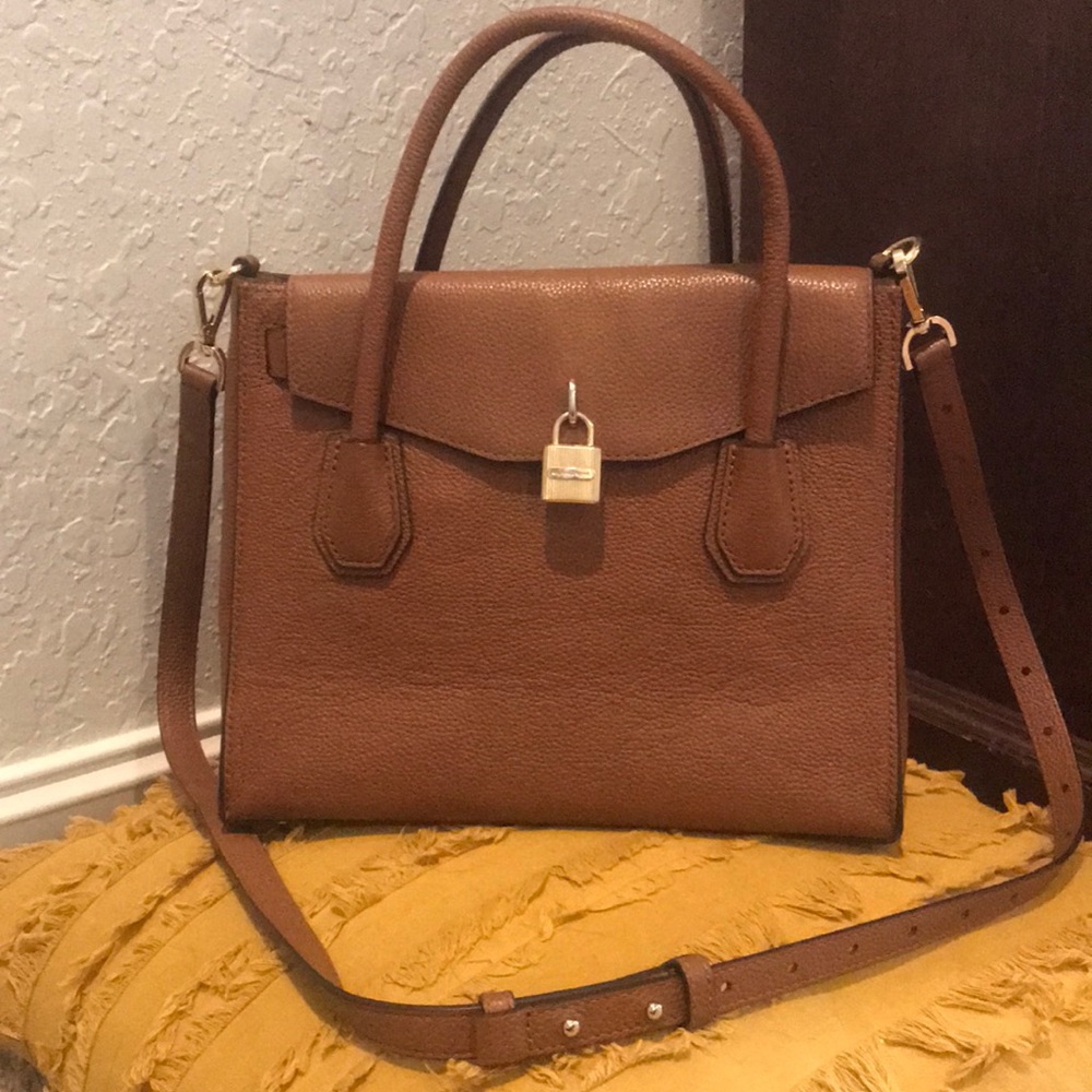 Versatile and like new Michael Kors purse